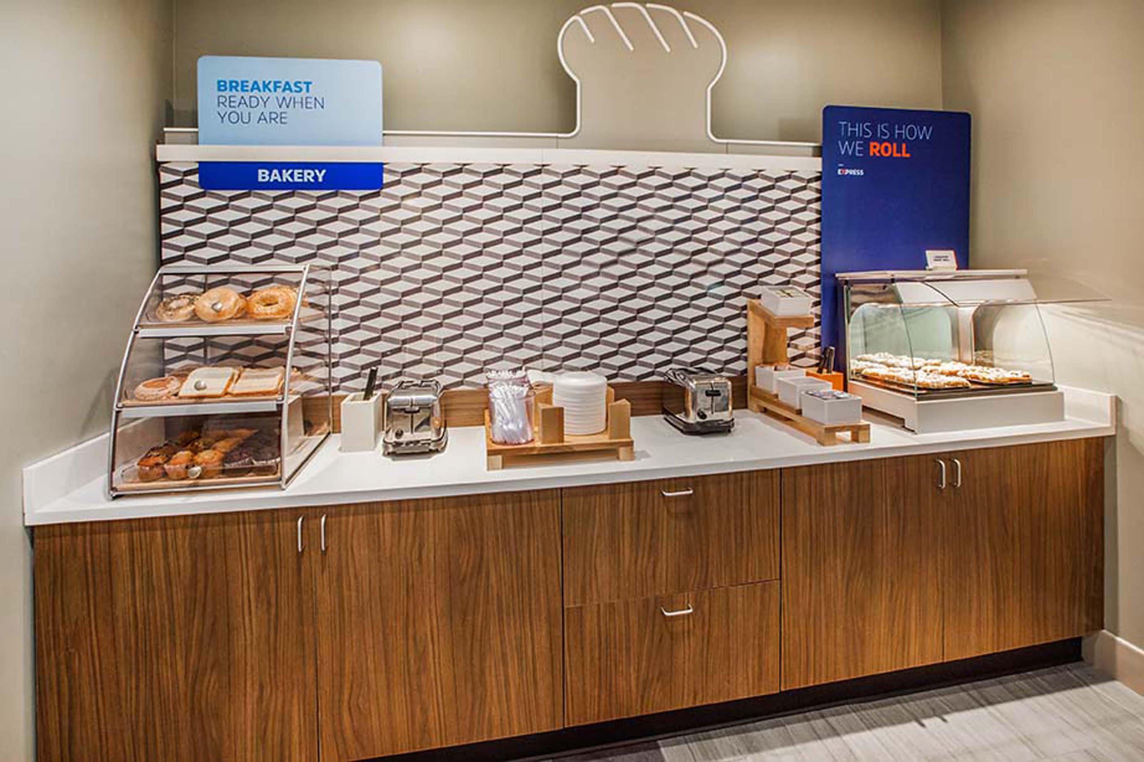 Hotel Express & Dallas North - By Ihg Addison